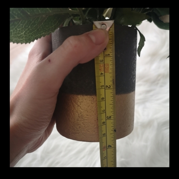 x2 Potted Faux Roses - Picture 4 of 7